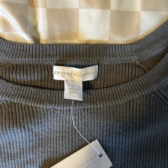 New York and Company sweater three-quarter sleeves - Picture 6 of 7